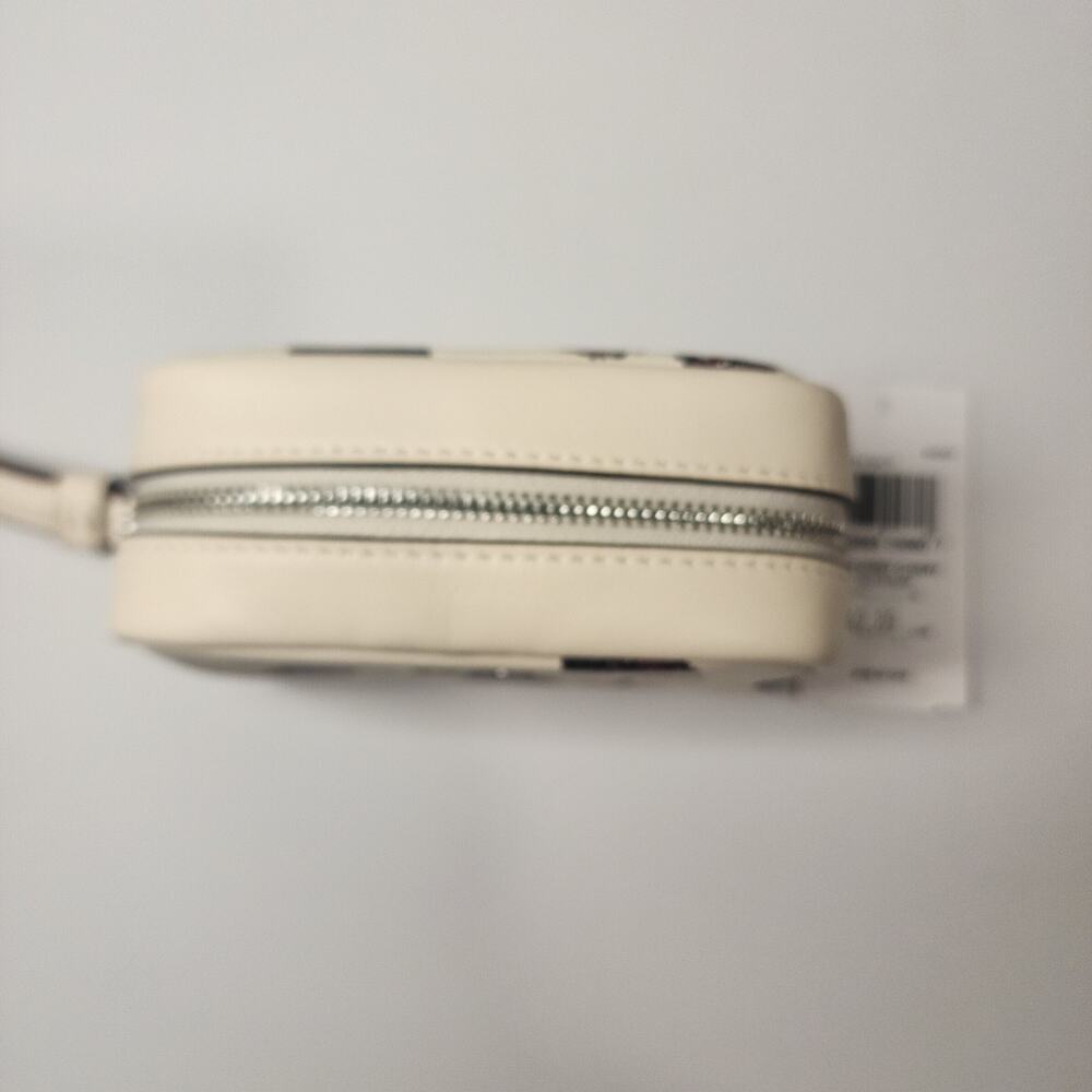 NWT Coach CDF01 Pouch Wristlet With Cherry Print Chalk - Picture 4 of 4